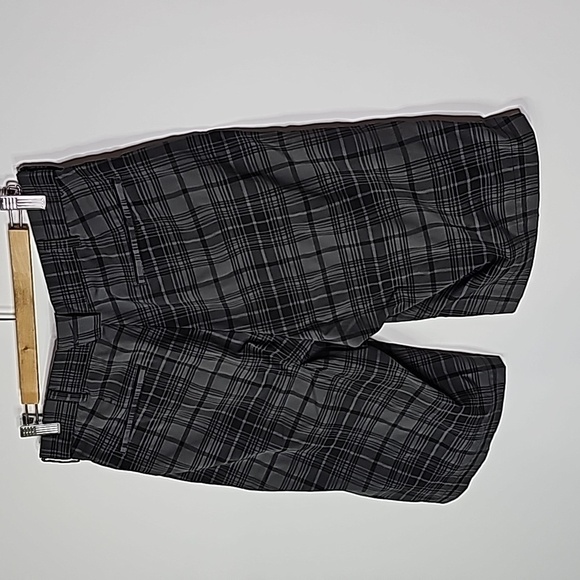 Nike drifit tour performance medium gray and black plaid shorts - Picture 3 of 6